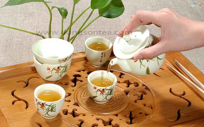 Bumper Crop Tea Ware Gift Set