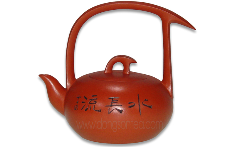 Traditional ceramic tea pot  8001
