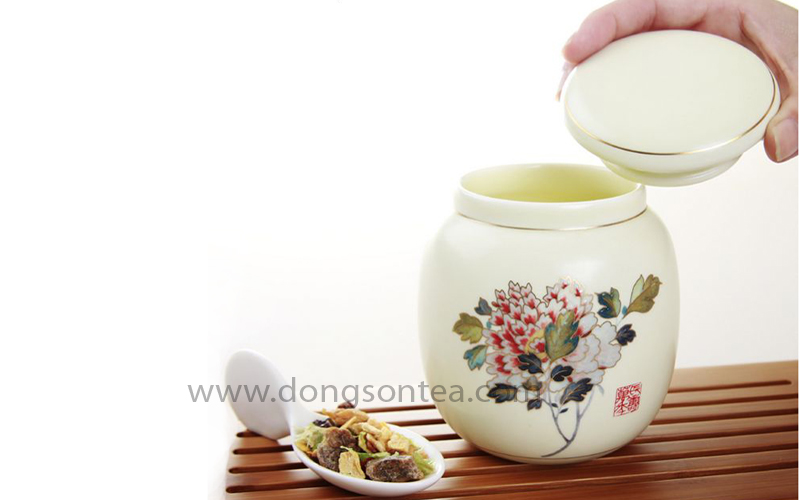 Charming Taiwan Tea Jar
